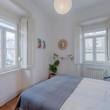 The Good Living Houses, River View Apartment, Belem