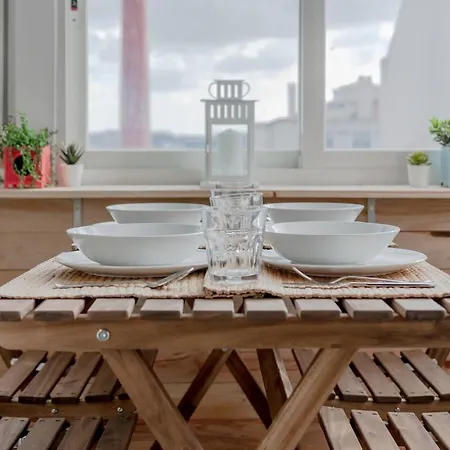 The Good Living Houses, River View Apartment, Belem