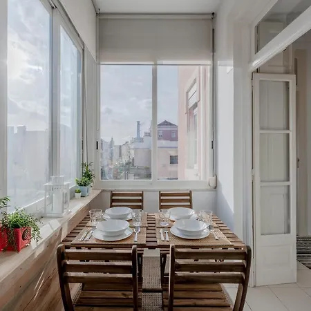 The Good Living Houses, River View Apartment, Belem *