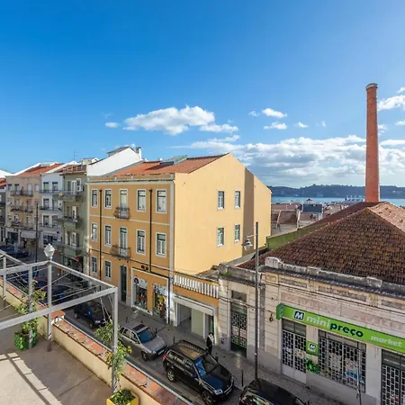 The Good Living Houses, River View Apartment, Belem Apartment *